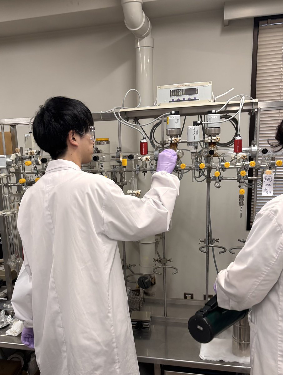 MALT_Utokyo's tweet photo. 加速器質量分析をやるために、弘前大学から学生さんがやってきました。
1週間みっちり実験をして帰っていきました。お疲れ様でした！ https://t.co/rjJ1CtsSFW
