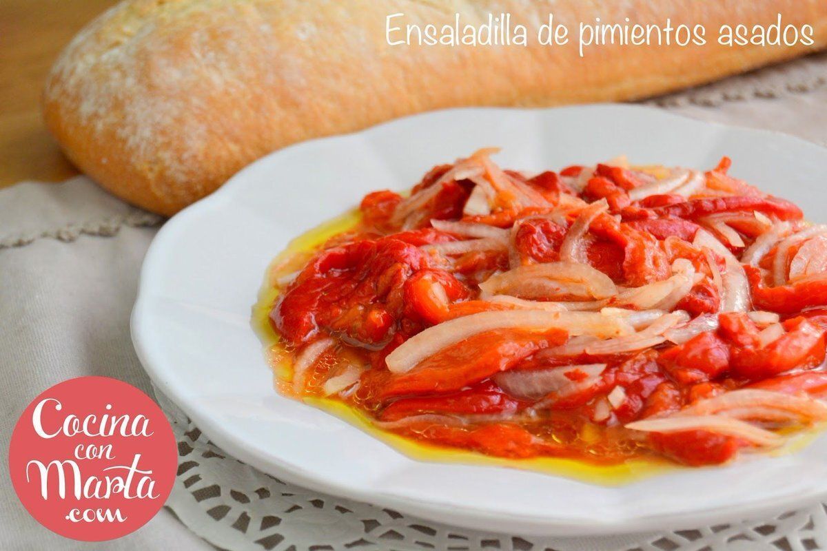 SaboraMalaga's tweet photo. Hoy en #RecetasSAM: otra ensaladilla clásica malagueña, hoy de pimientos asados. Receta de @cocinaconmarta 😋
https://t.co/9S6diTEu1U https://t.co/vddULfK6ni