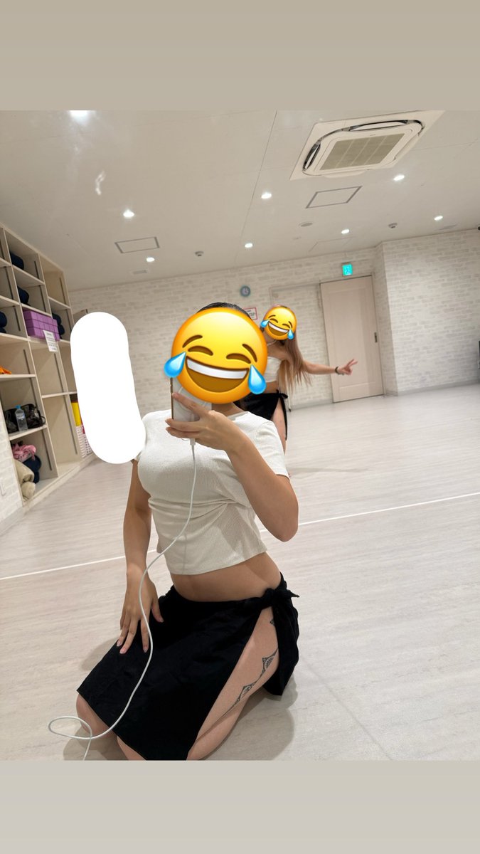 minagi_kanon's tweet photo. お仕事前の姉妹👭 https://t.co/XsTAOghYIu