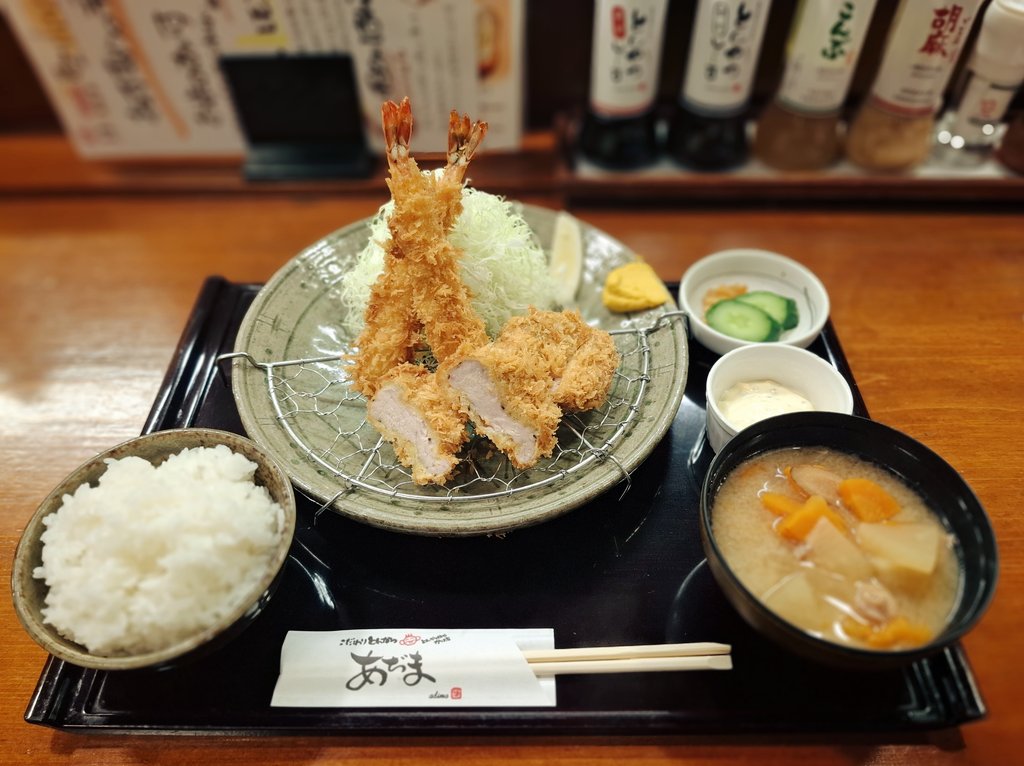 pome0422's tweet photo. 海老ヒレかつ定食✨️

こだわりとんかつ あぢま@ひたちなか市 https://t.co/znqIQ3A0ox
