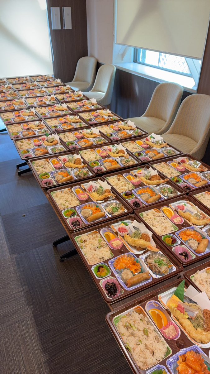 baito______'s tweet photo. お弁当80個 https://t.co/ZlwLvN2o6f