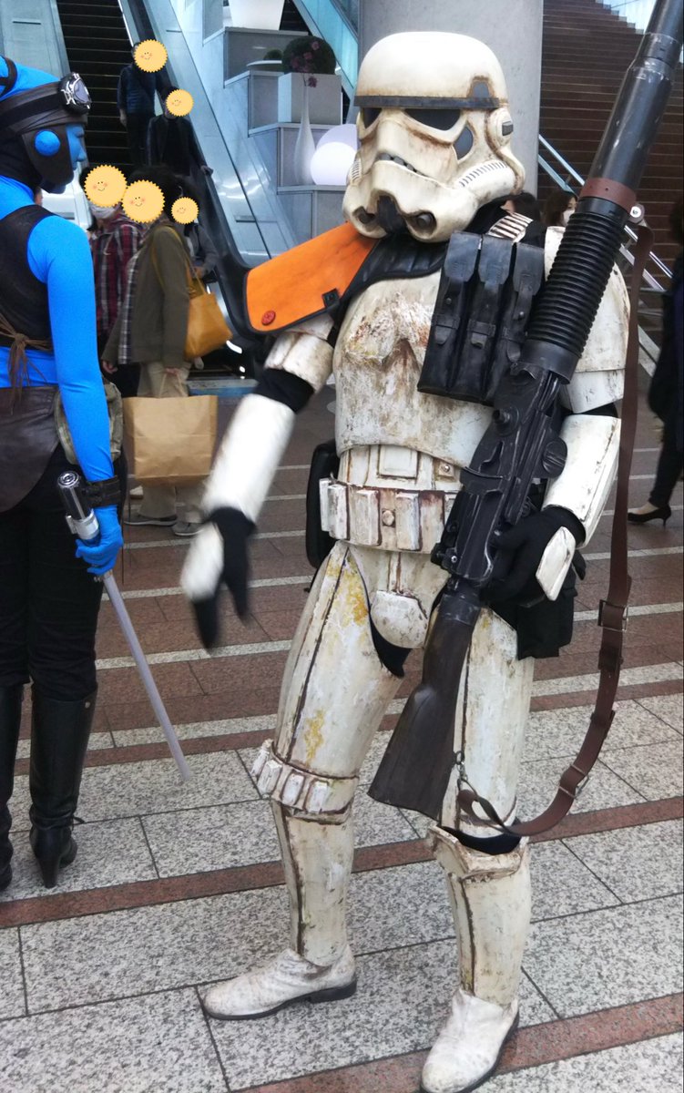 smoke_nuko's tweet photo. 最近マングーのお陰で501stさんの映画館グリの様子が結構ポストされていて、会いたーい🥹って思っていたんだが、ふと8年前に地元の駅前で開催されていたイベントで501stさんらしい軍団を写真に収めていた記憶があって画像漁っていたらあった！！もしかしたら違うかもしれないけど💦本物？？

#501st https://t.co/u9iMvut4T5