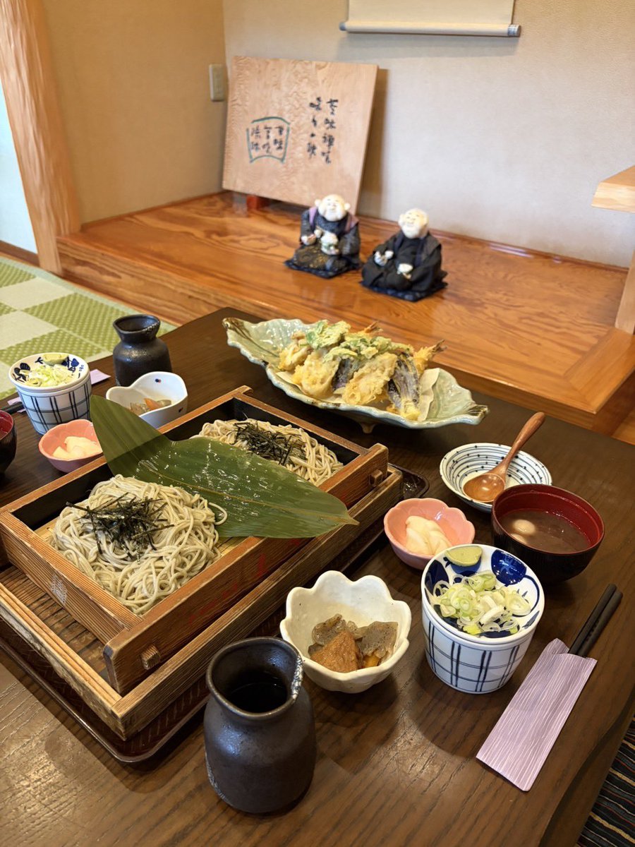 annecto_moon's tweet photo. つくば市の喫茶処あん庵さん🍽
いただいたのは夫婦御膳
2種類のお蕎麦に天ぷら6種類
食前のお抹茶と羊羹付きです。
おそばも美味しく天ぷらもサクサク
お店の雰囲気も良くとてもステキでした✨️
またぜひ伺いたいです。
#アネクト  #ランチ #つくば市  #喫茶処あん庵 https://t.co/yaYRRuAKzl