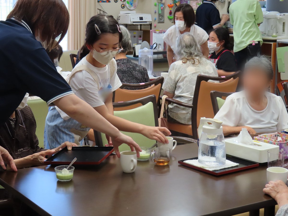 akshakyo's tweet photo. ☆チビッコボランティアの申込受付期間を延長します☆
  ボランティア活動に興味のある小学生のみなさん、この夏チビッコボランティアに参加してみませんか？お待ちしております！ 
【参加対象】秋田市内の小学生とその保護者
【お申込締切】7月23日（木）
詳しくはこちら👉https://t.co/6SqVD5uGxh https://t.co/pICuzwSJUk