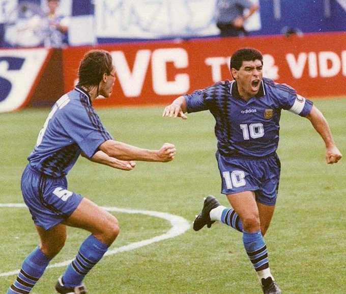 90sfootball's tweet photo. Diego Maradona and Fernando Redondo, 1994 🇦🇷 https://t.co/cpxsJFdkc0