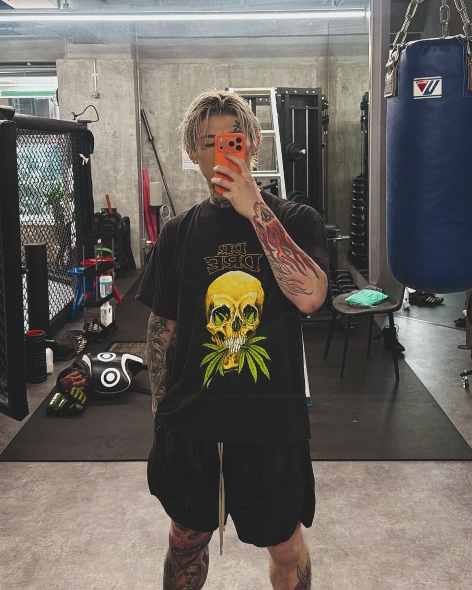 renhiramotoX's tweet photo. 今日のTシャツはdr dre https://t.co/qefyEcVyLb