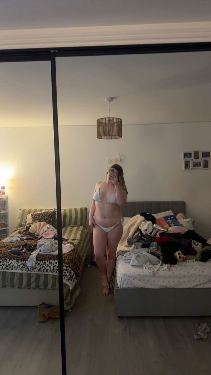 headgame32's tweet photo. My bf would kill me🤭🤭🤭.plz trib me https://t.co/vHNcd97BMF