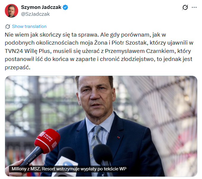 rzep8's tweet photo. Krzysio jest tak przejęty, że o wyłudzeniu 2 mln złotych wspominał dwa razy wczoraj.

Kasa jest tak olbrzymia, że nie zauważył w ostatnich dniach afery z 40mln (20x więcej) na fundacje Żaryna czy 120 mld nieprawidłowości z lat 2020-2023 wykrytych przez KAS (60000x więcej). 

Ba, nawet autor artykułu napisał, że jest pozytywnie zaskoczony reakcją MSZ na tekst i porównał do tego jak w zaparte szedł Czarnek. 

Ale to Krzysiowi nie wystarczy - trzeba jeszcze skrytykować rzecznika, za to, że zapowiedział zmianę sposobu kontroli nad wydatkami, by zapobiec takim wyłudzeniom na przyszłość :)