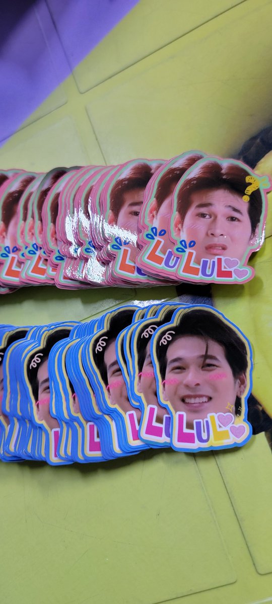DianneT5888's tweet photo. Ready for WRten day 1 🥳 1st time to attend his live event as a silent fan. Let's trade please!! 🤗

Pag wala ako sa fancon, may makaka trade pa ba ako pre concert 🥹

Tysm to @fruitypxls_  for the design 🥰 https://t.co/iNOhrb6a3y