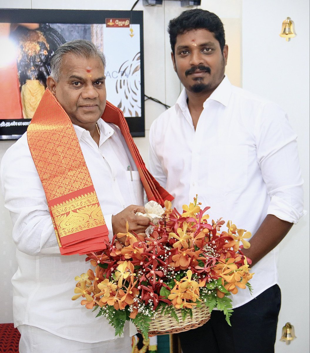 VigneshTvkCbe's tweet photo. சென்னை தலைமைச் செயலகத்தில் மாண்புமிகு 
ஊரக வளர்ச்சி மற்றும் நீர்வளத்துறை அமைச்சர் திரு.என்.ஆனந்த் அண்ணன் அவர்களின்  (18.07.2026) பிறந்தநாளை முன்னிட்டு பிறந்தநாள் வாழ்த்து தெரிவித்த தருணம் https://t.co/m87x3LtPWz