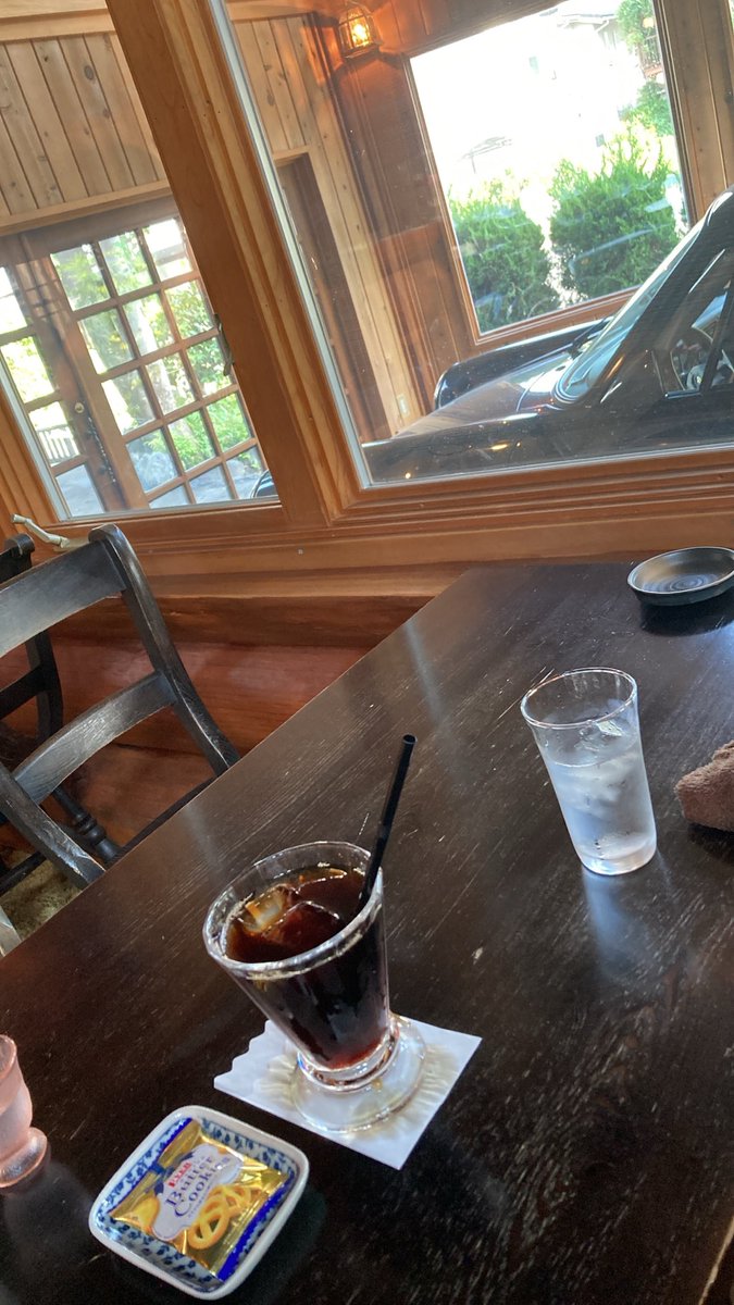 AichiInazawa's tweet photo. #TVR
#EP3
#cafe
#揖斐町池田町
#ケーターハムスーパー7   モータウンカフェ木曜と第３金曜定休日で　昨日関東行きましたが！忙しいかったけど！
今日は暇で揖斐町のドーナツをと思い、来ましたがお休みで、近所の揖斐抹茶ソフトクリームを！
帰り池田町のお店でアイスコーヒーを頂いてます。 https://t.co/Z6pMw5vmhj