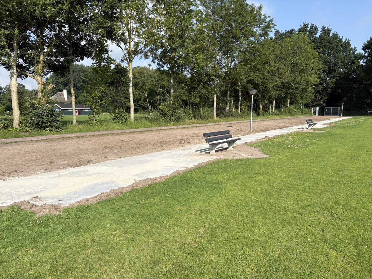 vvhelpman's tweet photo. Het begint er op te lijken bij veld 6: https://t.co/R1UsBP9A52