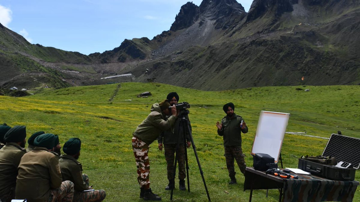GajrajCorps_IA's tweet photo. 𝑻𝒓𝒂𝒊𝒏𝒊𝒏𝒈 𝑻𝒐𝒈𝒆𝒕𝒉𝒆𝒓. 𝑺𝒕𝒂𝒏𝒅𝒊𝒏𝒈 𝑺𝒕𝒓𝒐𝒏𝒈𝒆𝒓.

Reaffirming the spirit of jointness & integration, #GajrajCorps conducted a joint training with ITBP in the rugged high altitude terrain of Yangtse. The training enhanced jointness, interoperability & synergy between Indian Army & ITBP in line with #COAS vision of “VIJAY”.

संयुक्तता और एकीकरण की भावना को और सुदृढ़ करते हुए, #GajrajCorps ने Yangtse के दुर्गम उच्च हिमालयी क्षेत्र में ITBP के साथ संयुक्त प्रशिक्षण आयोजित किया।

इस प्रशिक्षण ने #IndianArmy और ITBP के बीच संयुक्तता, आपसी समन्वय तथा एक साथ कार्य करने की क्षमता को और मजबूत किया। यह प्रशिक्षण #COAS के "VIJAY"  के विज़न के अनुरूप आयोजित किया गया।

#OperationalReadiness
#JointTraining

@adgpi  @easterncomd  @PROTEZPUR @ITBP_OFFICIAL