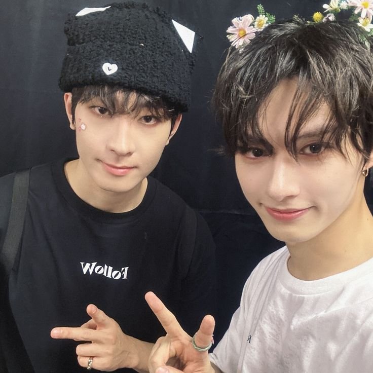 Junhuiui tweet picture