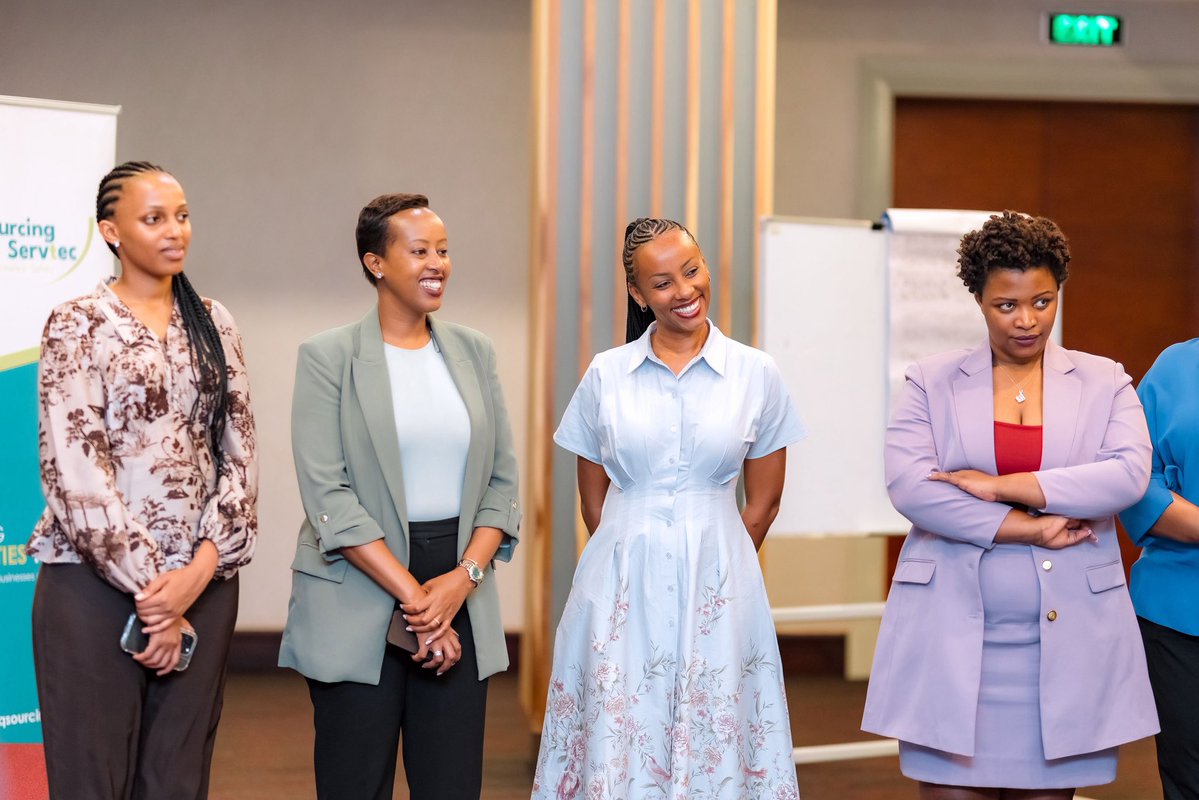 WeAreRightSeat's tweet photo. #GenZAtWork highlighted that what seems like a generational conflict is often a communication gap. Many Gen Z expectations reflect aspirations older generations also had but didn’t know how to voice.
Building better workplaces starts with open dialogue & understanding. (2/2) https://t.co/SFQXAHyGNP