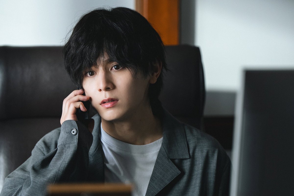 ytvdrama's tweet photo. 日曜ドラマ『#一次元の挿し木』

⋱第𝟑話 今夜𝟏𝟎:𝟑𝟎⋰

悠（#山田涼介）と唯（#白石聖）は、
古人骨の謎と関係者の不審死に
悠の義父・京一（#佐々木蔵之介）の関与を疑う

一方、謎の男が次に狙うのは——！？

1・2話配信中📡
https://t.co/4l32qnTXwU

#堀田真由 / #鈴木保奈美
@ichijigen_ytv https://t.co/C7UMwR5uPo