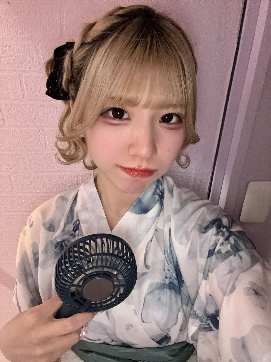 うさ tweet media