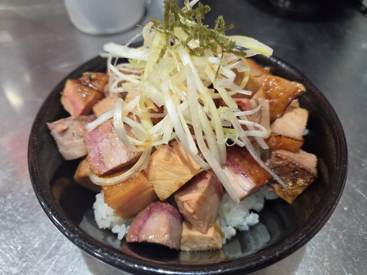 khmro423's tweet photo. 本日も暑いなかお越しいただきありがとうございます🙇

本日の炙り💁
マヨネーズ忘れたぜ

引き続き夜営業の方もよろしくお願い致します！ https://t.co/6DHndApCLr