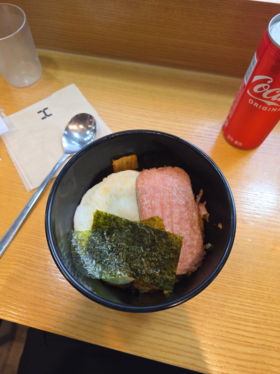 Untier123t's tweet photo. 배고파 https://t.co/BK1fEU356g