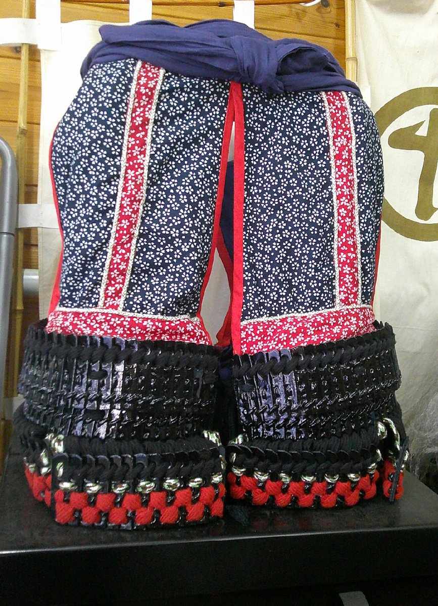 Katayamaikkai's tweet photo. 店に飾ってたら、「自転車店に何でボクサーパンツ売ってんの？」と聞かれた＾＾；
ライトな甲冑好きだとわかんないもんな・・・。 https://t.co/dXNJNzBvzX