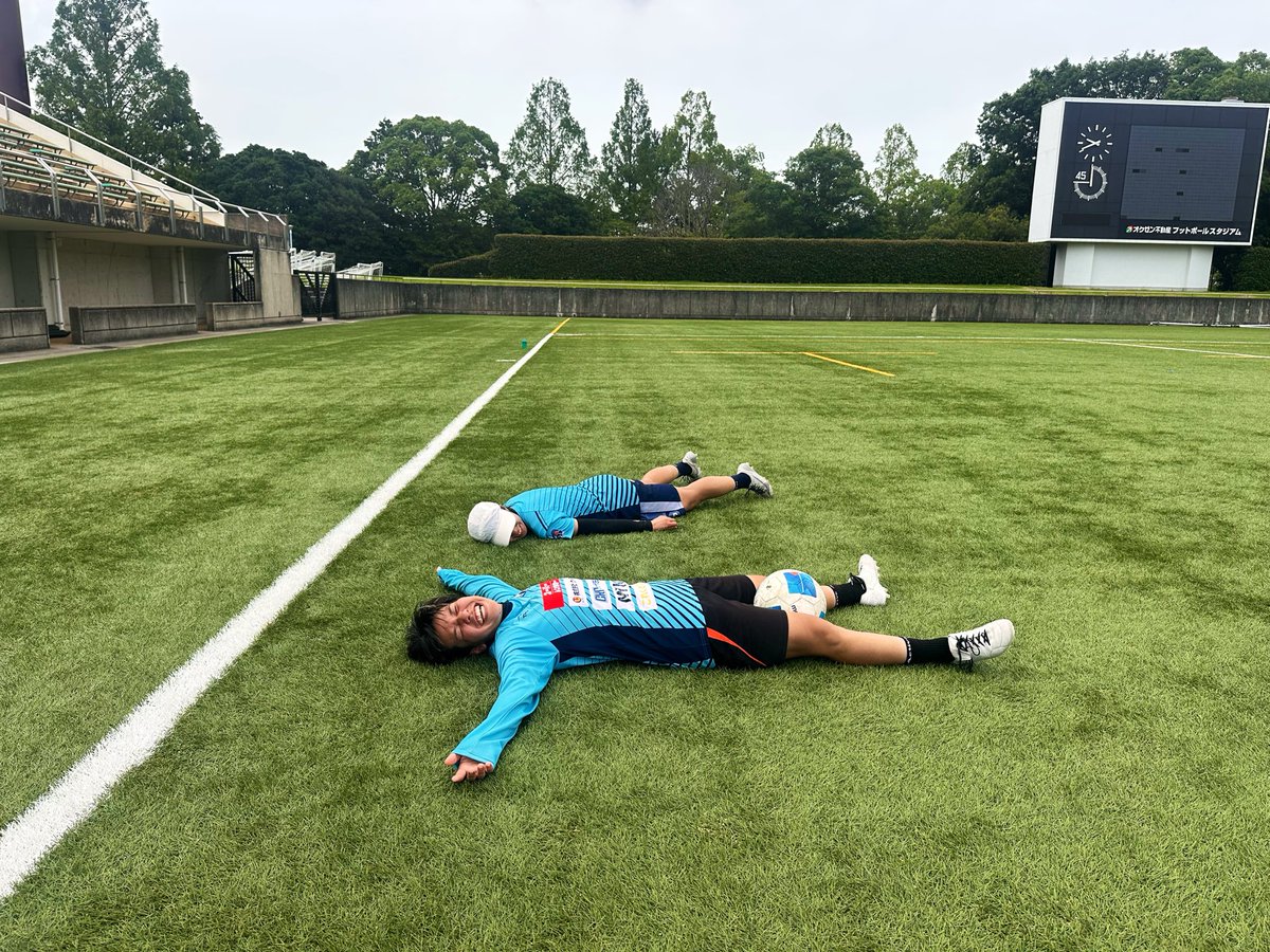 ANCLAS_OFFICIAL's tweet photo. 自主トレ期間⚽️

今日はサーキットトレーニングを行いました🔥

それぞれがしっかりとトレーニングに取り組みました💪

頑張った後の
#野沢真由 選手
#嘉数クレア姫麗 選手 をお届け😊📸

#アンクラス
#福岡J・アンクラス https://t.co/L9LmQWb5CY