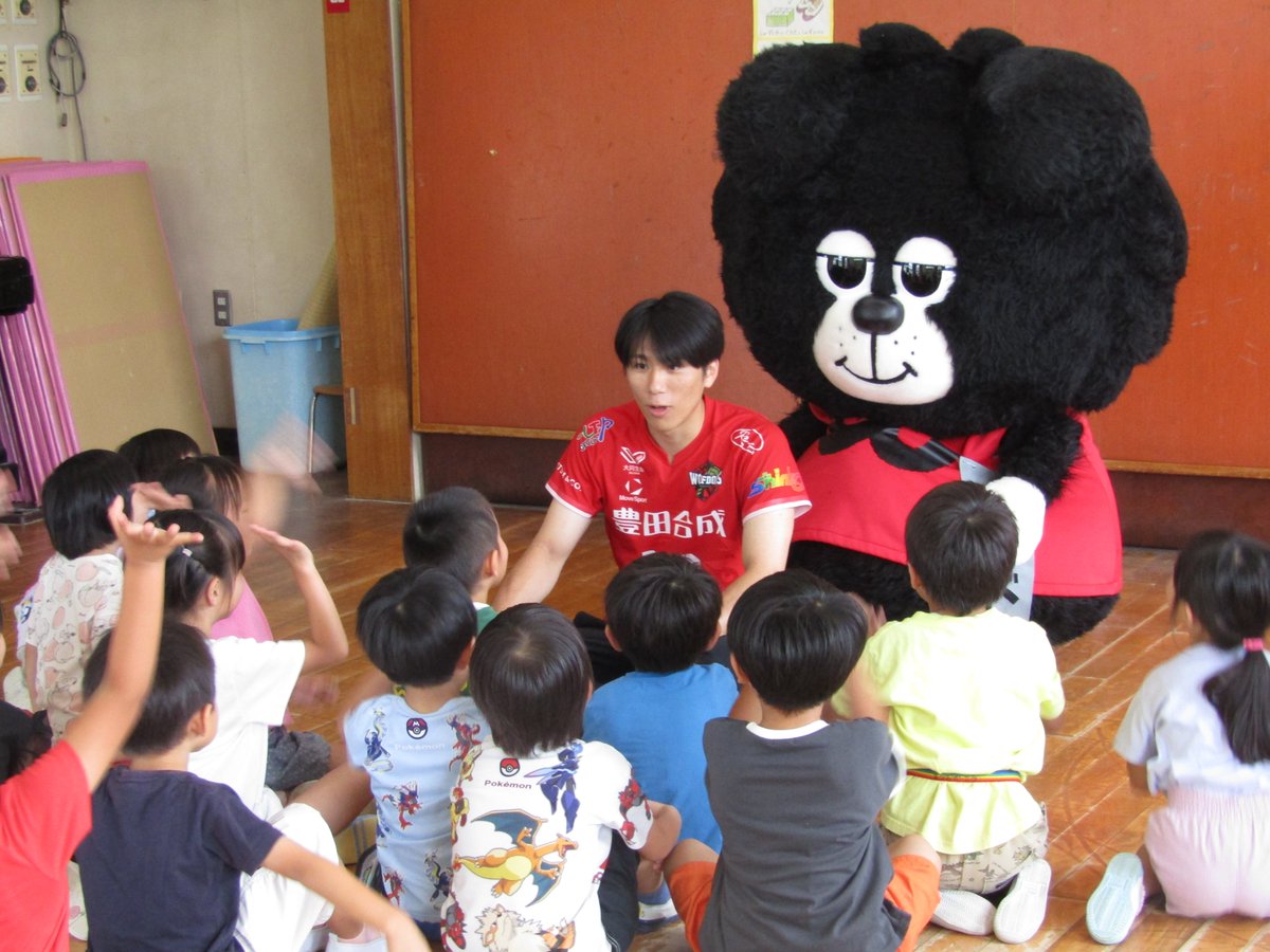 138city_sports's tweet photo. 子どもたちはできるかどうかなんて考えていません。「やってみたい！」その気持ちだけで、一歩踏み出します。今日はそんな純粋な挑戦をたくさん見ることができました。僕もあの頃の気持ちを忘れずにいたいです！ #市川健太 #ウルフドッグス名古屋 #一宮市 https://t.co/yOLHFuY1RQ