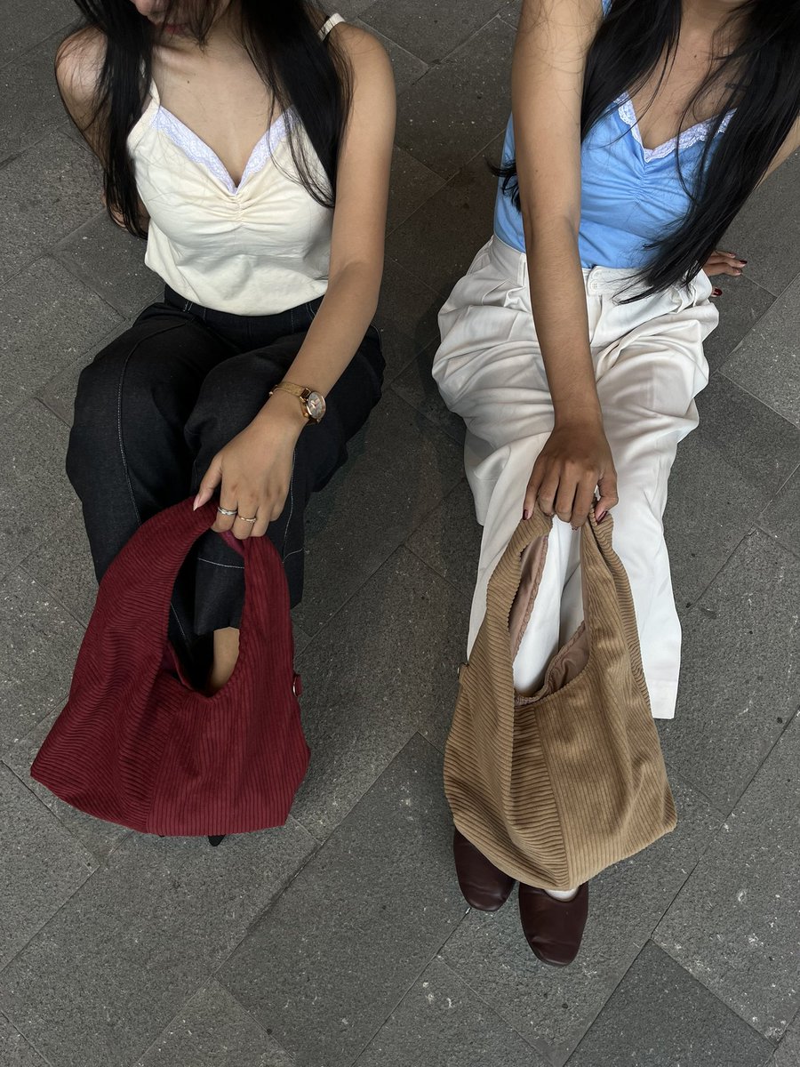 insubtantial's tweet photo. @mccanyy Halo kak. Izin nawarin jualan aku ya. 🥰 https://t.co/seRbjXAuFQ