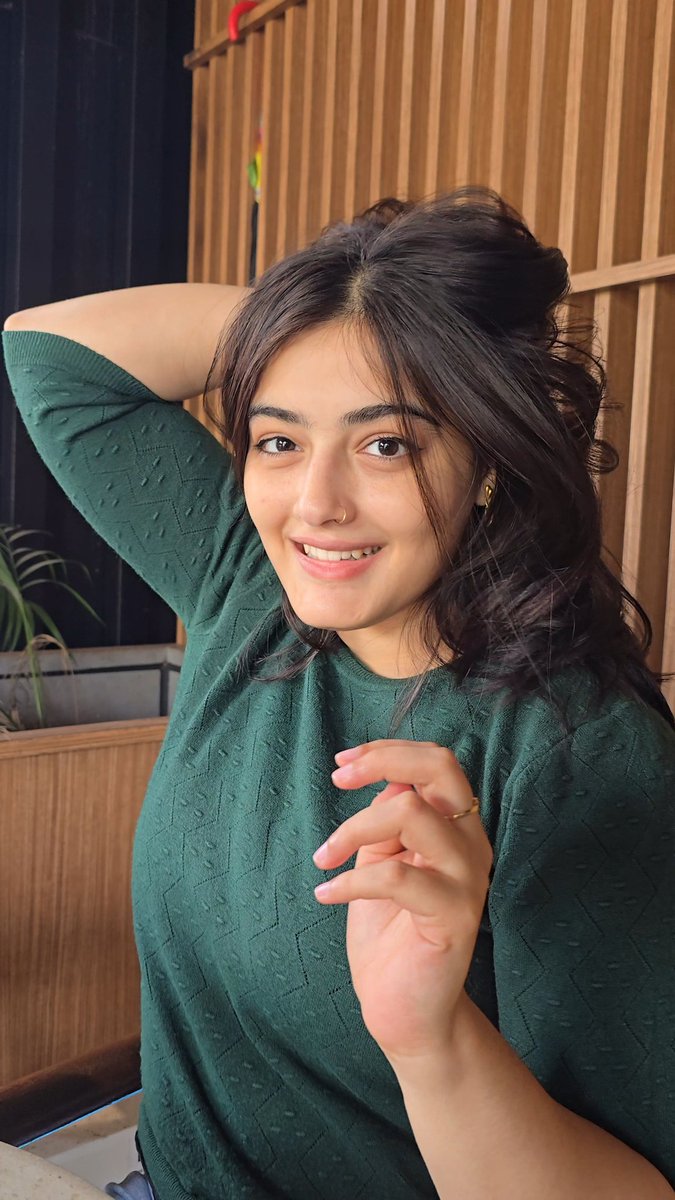 GoldfishFarting's tweet photo. >Meet shubhra jha (me)
>AI slop accounts here LOVEEE shubhra jha
>They would rather post about ME (who's pretty irrelevant, yes I'm self aware) than jantar mantar
>Shubhra Jha wishes you Happy Rath Yatra

>Shubhra didn't use AI to write this ❤️ https://t.co/Qb846VXjFG