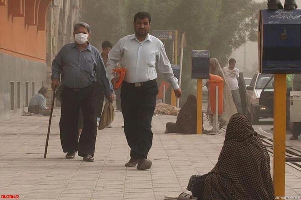 nasserkarami's tweet photo. جنوب اینجاست بی‌شرفها! تازه به یاد جنوب افتاده‌اید؟
جمهوری اسلامی می‌گوید جنوب ویرانه خودم است، فقط خودم حق دارم ویرانترش کنم. شما کاری به کار جمهوری اسلامی ندارید، کوکتان کرده‌اند فقط برای نه به جنگ، هرگز برای نه به ویرانی قدمی برنداشته‌اید. https://t.co/nYyaHUUPyM