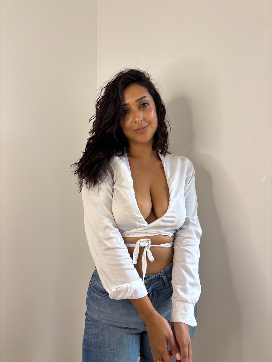Floregkn's tweet photo. @Roxylove3e Très jolie https://t.co/b0TZFxkNRd