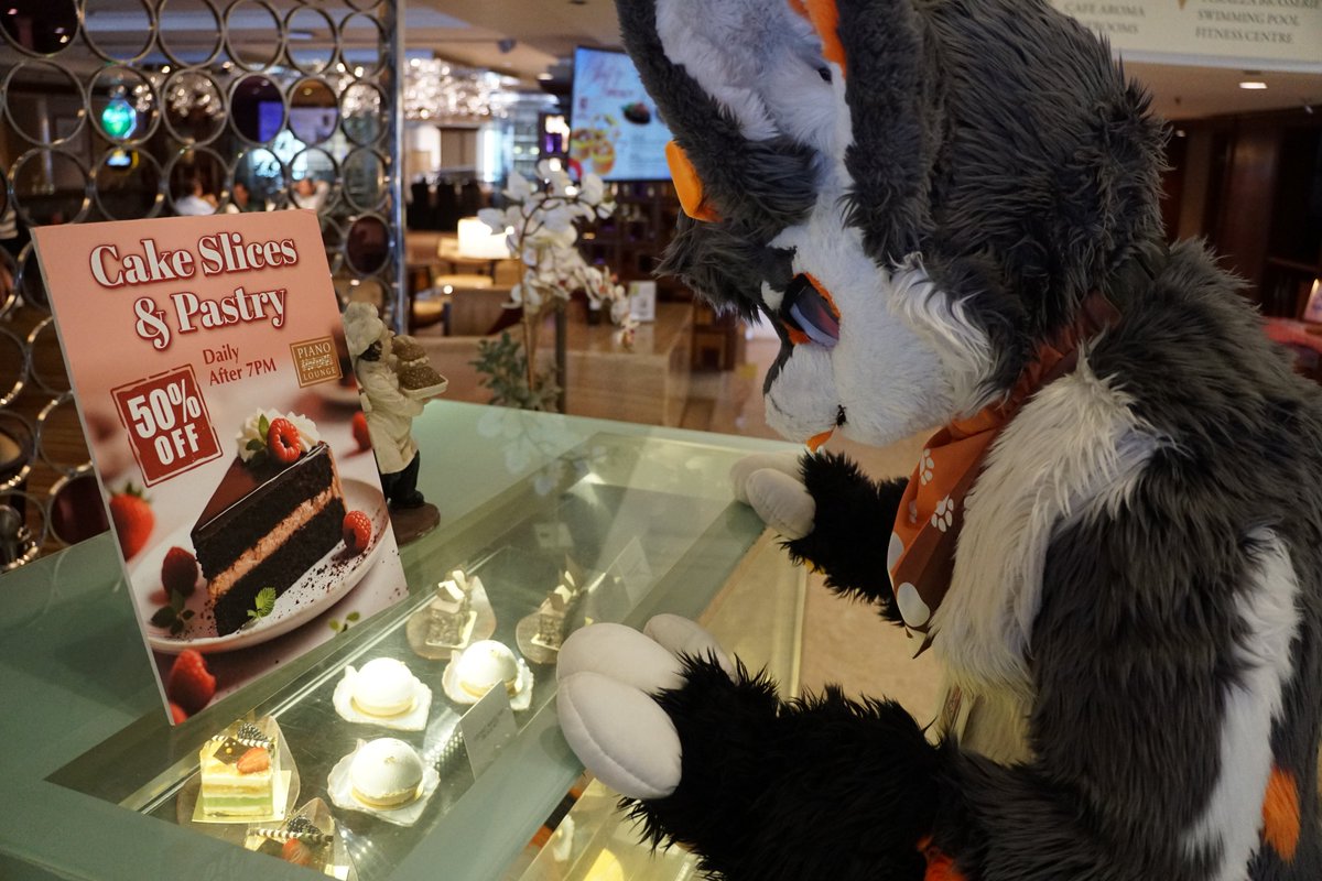 Cinder_Blaz3's tweet photo. Well then, it is yet again another end of a week. Perfect time to end the week with some amazing desserts! It even has a 50% off after 7pm! 

📸: @KoYuuki_Alt 

#FursuitFriday #FursuitEveryday #fursuiter #fursuiting #fursuit #Furry #kemono #kemonofursuit #furry #Fursona #dessert https://t.co/pkbioQSKW5