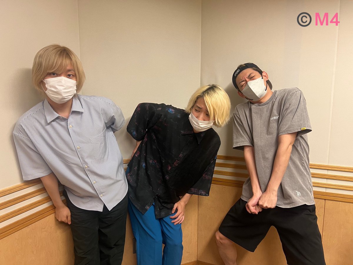 RADIO_M4's tweet photo. 🌟#RADIO_M4 !!!!
🌟濱野大輝・天﨑滉平・永塚拓馬・市川太一

7/17(金)21時～最新回配信！
テーマメール『日常生活の腰重案件』を紹介します♪

＊今回、天崎さんはスケジュールの都合上お休みとなります。

📺ニコニコ▶https://t.co/YOfzwTwSn2
📡YouTube(プレミア公開) ▶https://t.co/gpMOlL12oF https://t.co/CzLMcPTHTq