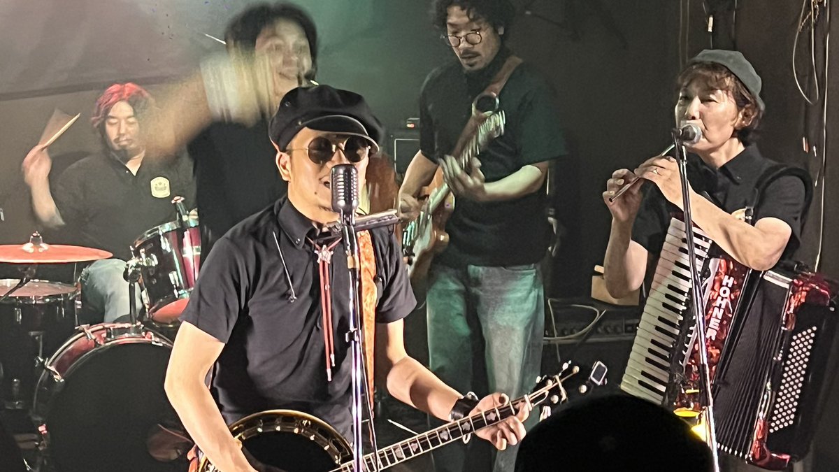 megacafedrum's tweet photo. 2026/7/16@戦国大統領 CABE$
6人に増えたCABE$は初めまして♪
相変わらずなご陽気なステージ https://t.co/EsxptuERPl