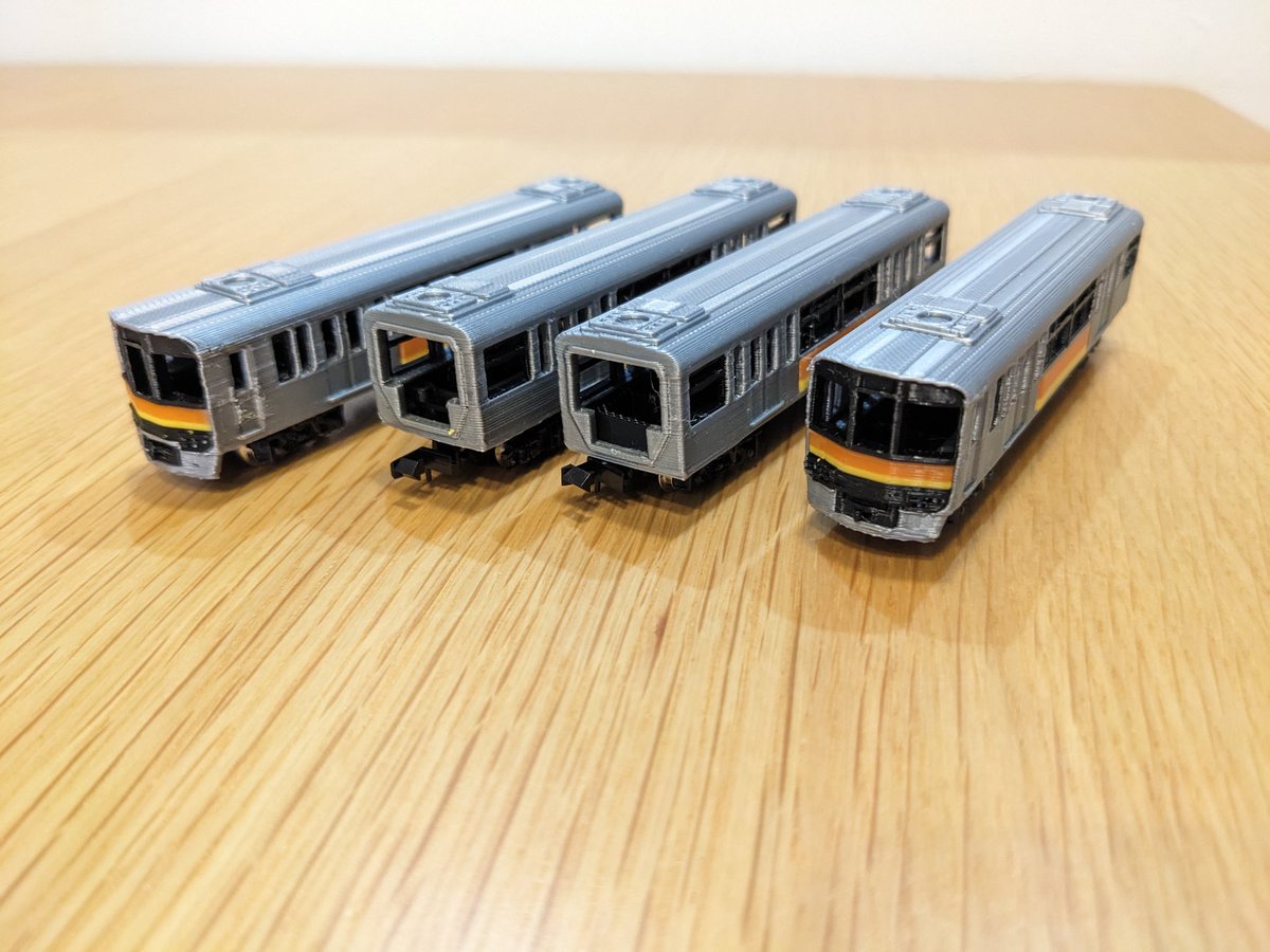 cocokoubou's tweet photo. モノレールを高架鉄道化した架空鉄道シリーズ　第二弾は多摩高架鉄道電車です。ビルの合間の高架の急曲線が似合いそうです。

鉄コレ14メートル動力とBトレ用台車を使用します。
近日中に塗装不要の彩色済み3Dプリントキットとして公開予定です。

＃鉄道模型
＃Nゲージ https://t.co/2OmwhGLMnf