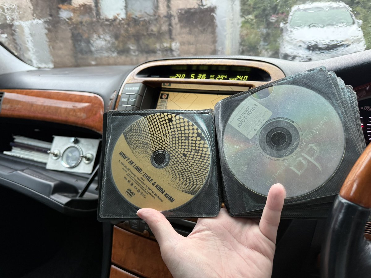zawa19891102's tweet photo. 31セルシオの前期仕入れたんですけど、中に入ってた物が、納得の品でした！🤣

31セルシオ

前期

Ｃ仕様　Ｆパッケージ　インテリアセレクション

後日。。。グーネットに公開予定🎶 https://t.co/wrqdr3Elhu