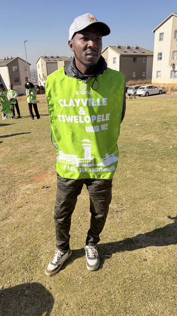 XolaniKhumalo_'s tweet photo. In Ward 102 with Branch Chairperson Moshe Xivalavuli, we are engaging residents on the ActionSA Plan to Fix Ekurhuleni.  

#VoteActionSA #Xolani4Mayor https://t.co/1JxAiu9ovh