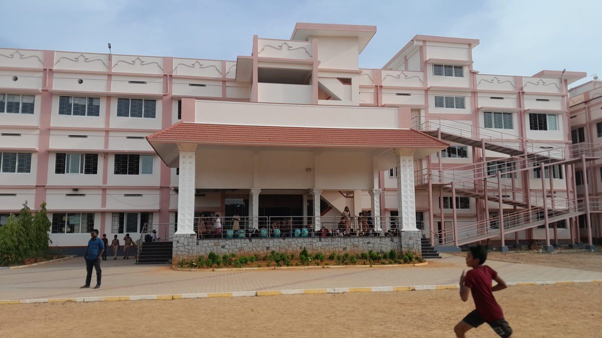 ayudh_india's tweet photo. 🌊 AYUDH Pre-Registration | Amrita Vidyalayam, Kirumambakkam
Small actions create big change. Students discovered how kindness, responsibility, and service can inspire a ripple of positive impact.

#AYUDH #AYUDHIndia #AYUDHChennai #BeTheRipple #YouthForChange #InspiredByAmma https://t.co/PsWGtFMbzT