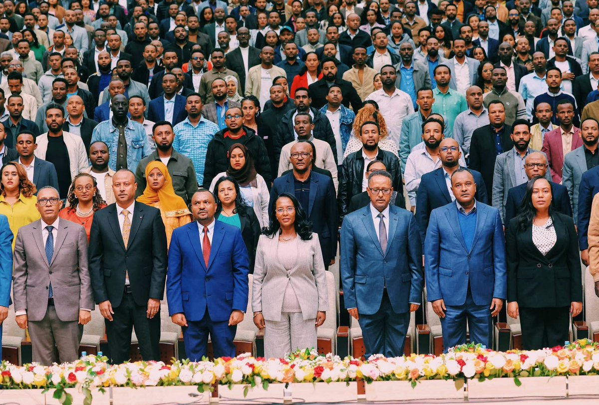 AdanechAbiebie's tweet photo. #AddisAbaba
ዛሬ የከተማ አስተዳደራችንን የ2018 በጀት ዓመት ማጠቃለያ ስራዎች አፈፃፀም ግምገማ ማካሄድ ጀምረናል።
 
ለሶስት ተከታታይ ቀናት በሚቆየው የአፈፃፀም ግምገማ መድረክ በበጀት ዓመቱ ለመፈፀም ያስቀመጥናቸውን ግቦች፣ እንዲሁም የ2018 በጀት ዓመት የአምስት ዓመት ስትራቴጂክ እቅዳችን ማጠቃለያ ዓመትም በመሆኑ ከባለፉት 5 ዓመታት አፈፃፀም ጋር አያይዘን የምንገመግም ይሆናል።
 
ፈጣሪ ኢትዮጵያን እና ህዝቦቿን ይባርክ!