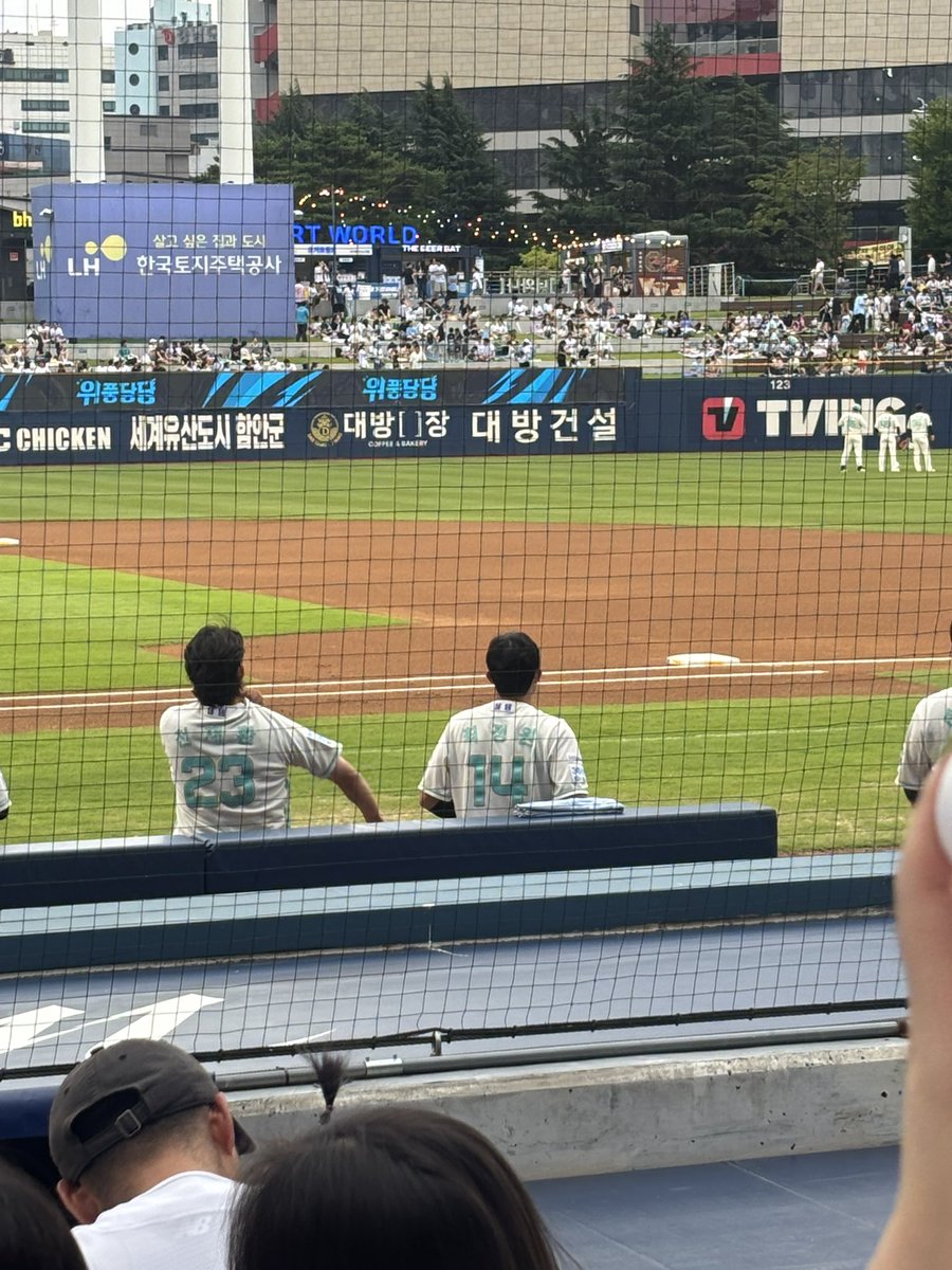 g_arden14's tweet photo. 오랜만에 와서 낯가림 https://t.co/67Ol7nn2gB
