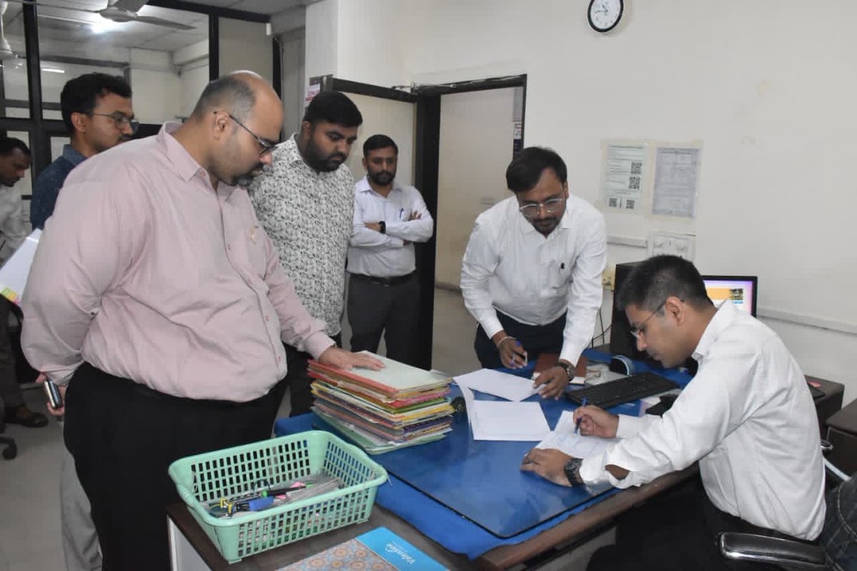 Collector & DM, Navsari tweet media