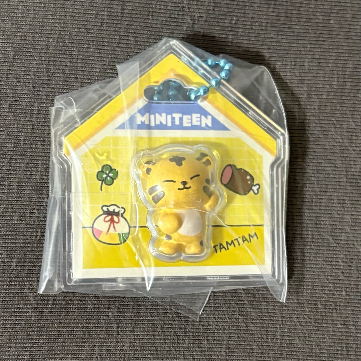 _39oo4's tweet photo. SEVENTEEN MINITEEN パッケージチャーム交換

【譲】ホシ タムタム🐯

【求】スングァン プギュリ🍊

郵送交換希望📮
お気軽にお声掛けください！

#seventeen交換 https://t.co/ebeooKIHfY