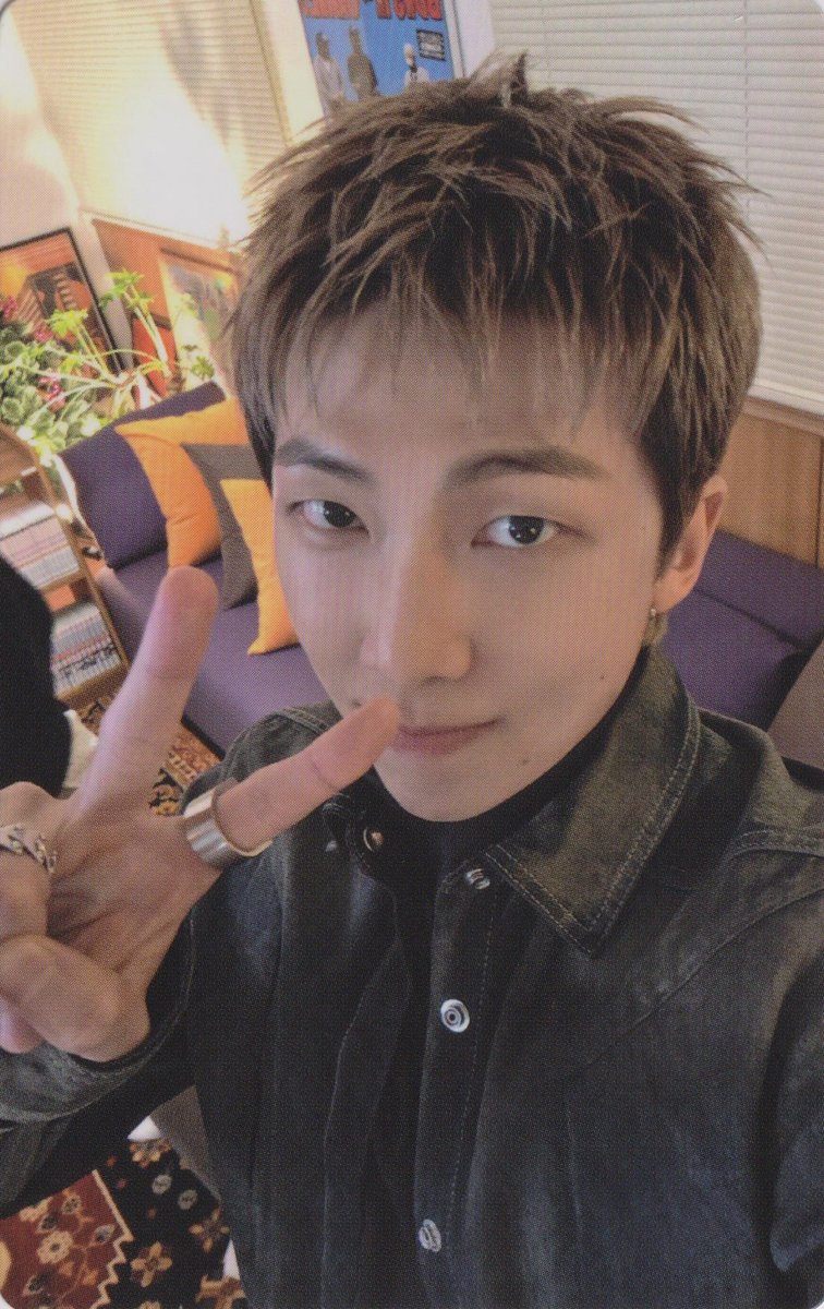btsfancafe__twt's tweet photo. [scan] ARIRANG - Weverse Global Selfie Set B Photocards (1/2)

#BTS #방탄소년단 #BTS_ARIRANG https://t.co/H02Upk5YnS