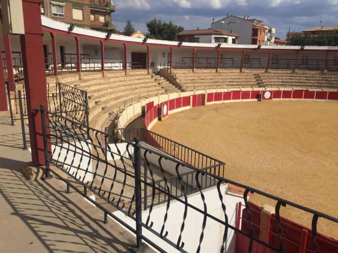 ftorodelidia's tweet photo. Plazas de toros, patrimonio artístico y cultural

🏟️  Calanda (Teruel)

💫 #TauromaquiaPatrimonioCultural https://t.co/6mCM0AULr7