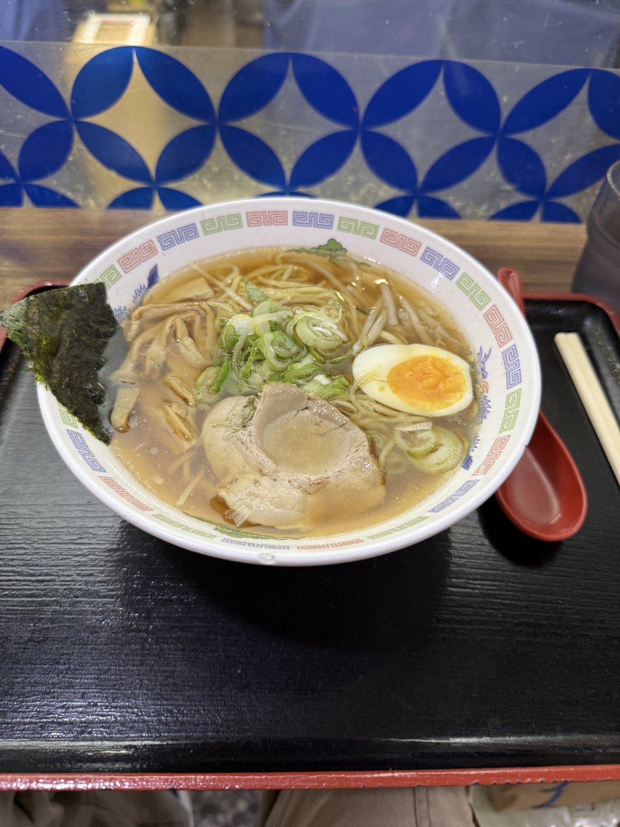 blueredriot's tweet photo. @akito50 たまーにとしまえんの安っぽいラーメン食べたくなって、立ち食いそば屋のラーメン食べてます
練馬のソウルフード https://t.co/v3nrlx6kyU
