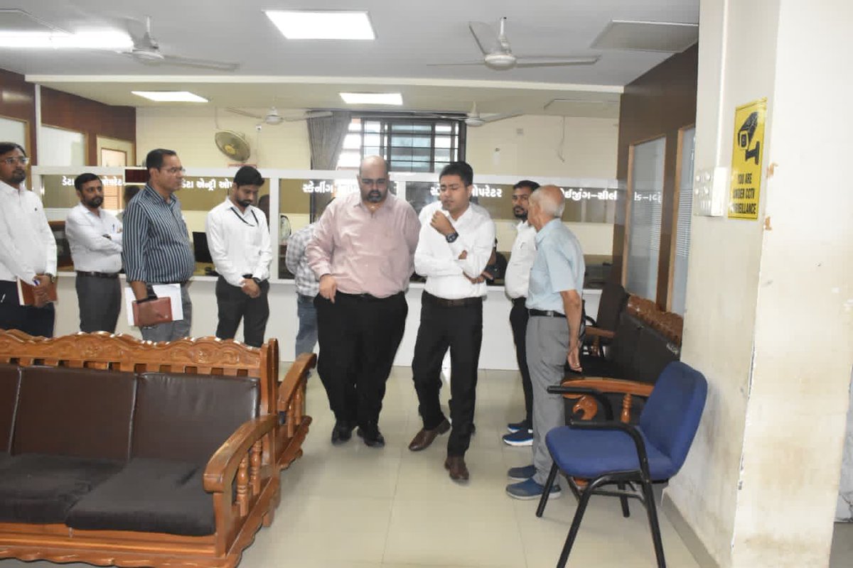 Collector & DM, Navsari tweet media