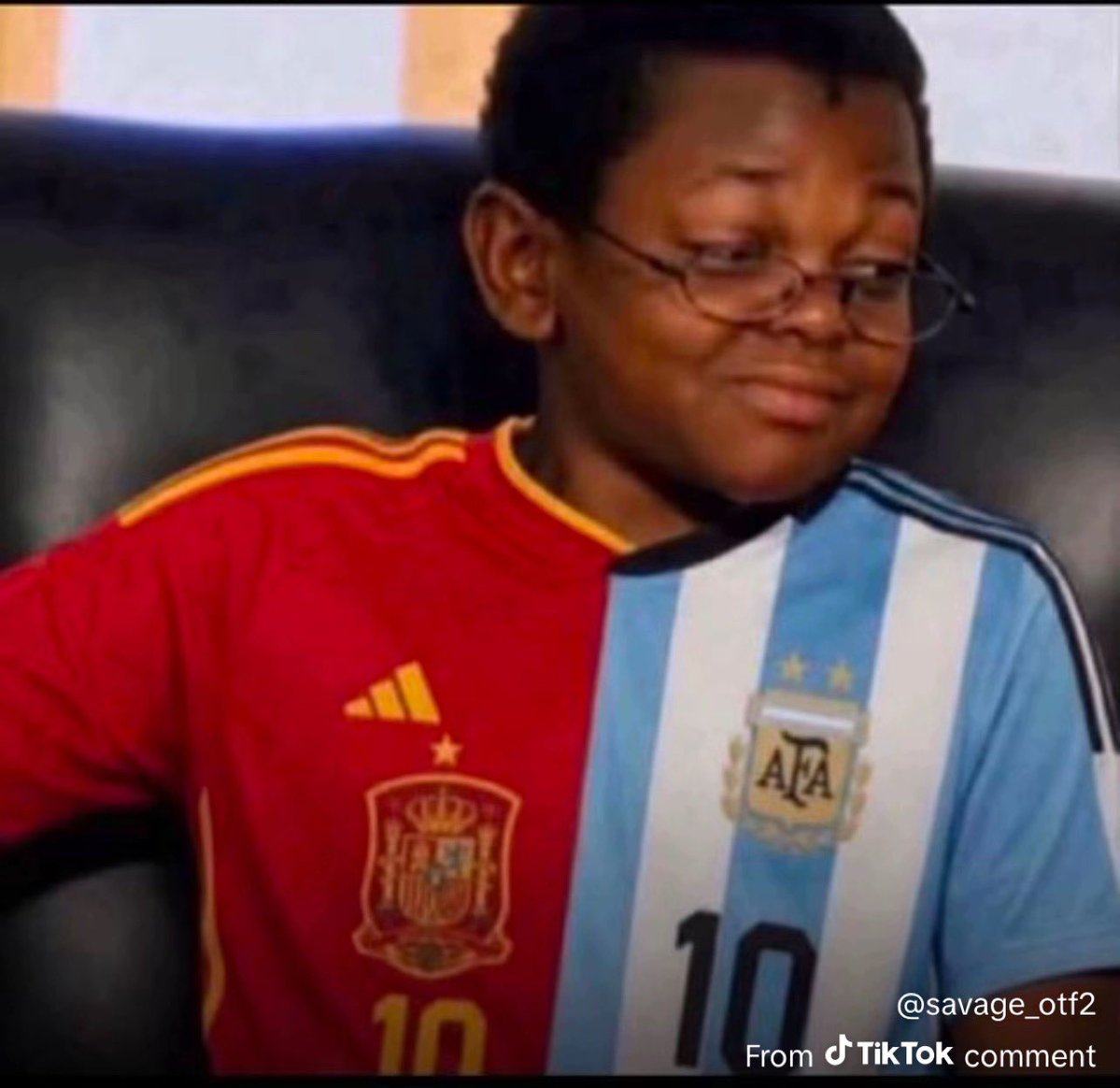 UTDTrey's tweet photo. Fuck Barcelona fans are eating good bro 💔 https://t.co/Vpk6rnr8sp