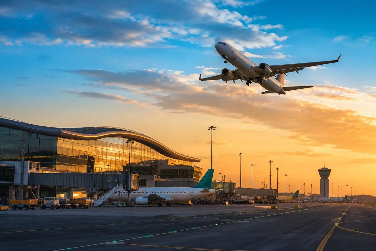 avionyz's tweet photo. #Ireland moves to end Dublin Airport's 32 million passenger cap.
Full updates below! 👇 
https://t.co/mZecrURYqN

#Avionyz #AviationNews @DublinAirport #AirTravel https://t.co/OBLDbg7awW