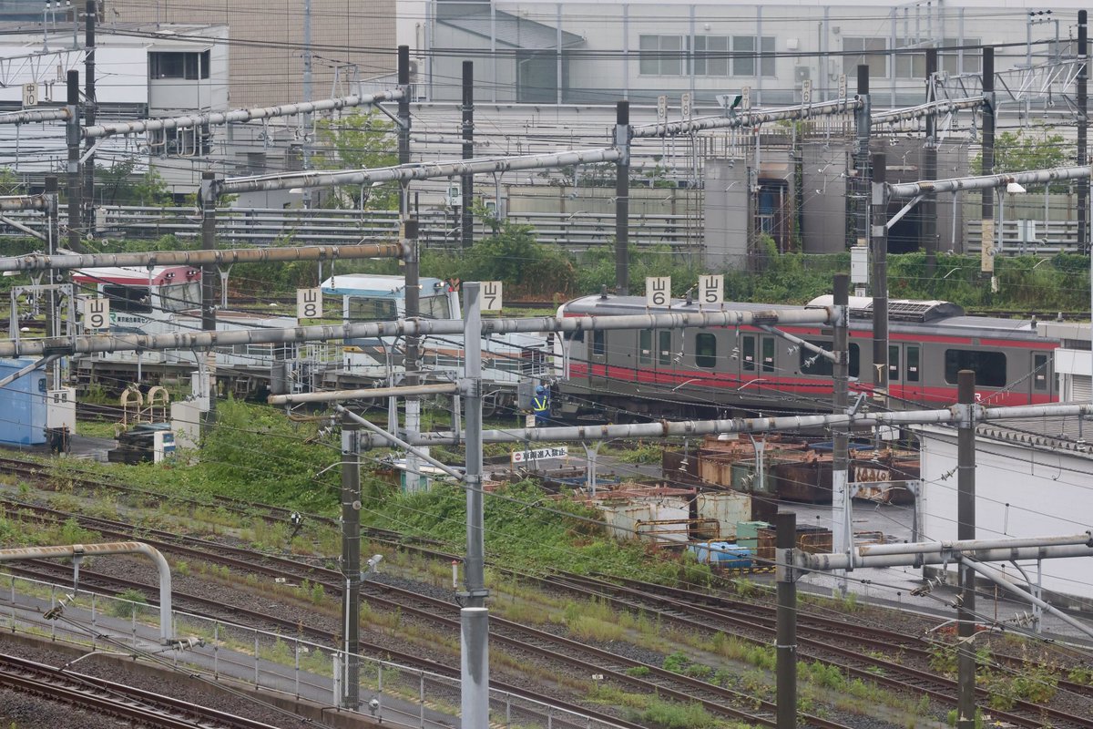 makodeha's tweet photo. 2026.7.17
E233系 
ケヨ553 + ケヨF53編成（7-8-9-6号車）
TK入場中
入場検査場方向に移動されました。 https://t.co/c2rn1LkBam