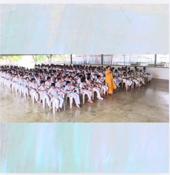 ayudh_india's tweet photo. 🐝 Small pollinators. Big impact. Students at Amrita Vidyalayam, Moolakulam learned how bee conservation supports biodiversity and a sustainable future.

#AYUDH #AYUDHIndia #BeeConservation #SaveTheBees #YouthForNature #InspiredByAmma https://t.co/Gp6mJHlDBM