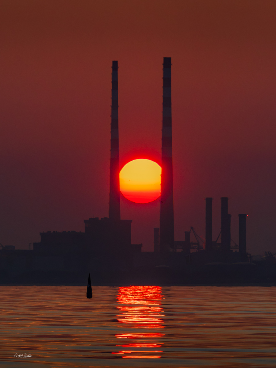 sryanbruenphoto's tweet photo. The perfect sunset alignment with Poolbeg in Dublin Bay with Goat Boat Tours. https://t.co/drQ9JY8zUU
